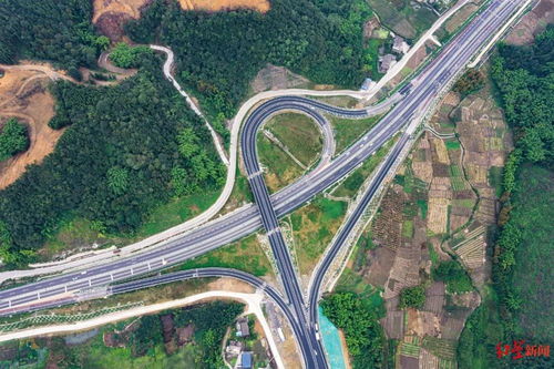 峨眉南山收費站11月24日開通，助力峨漢高速公路試運行與旅游發展